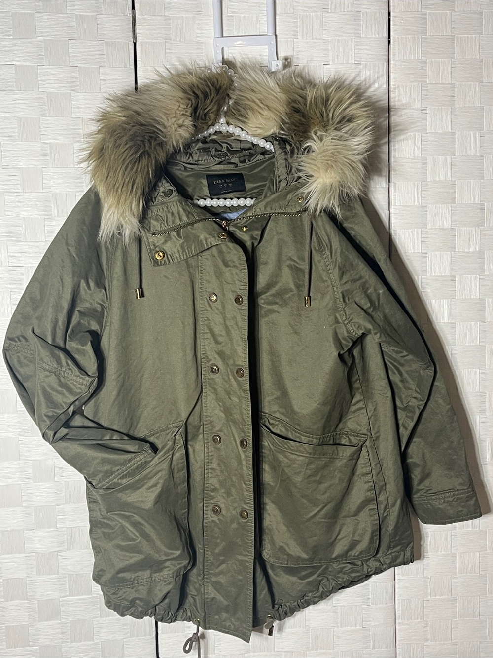 Zara Olive Utility Parka Faux Fur Hood Gold hardware Eye Catching Beautiful